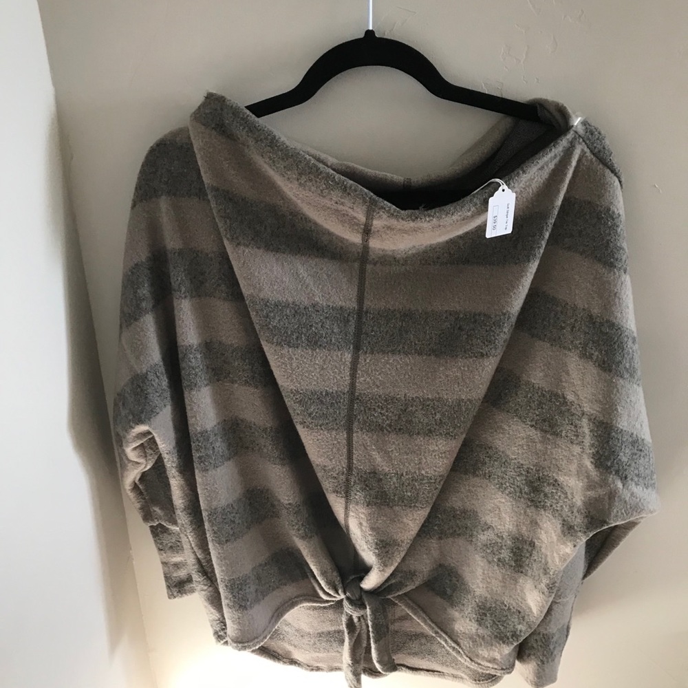 Cet Femme brand new sweater with tags